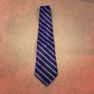 Blue and white striped men’s tie.